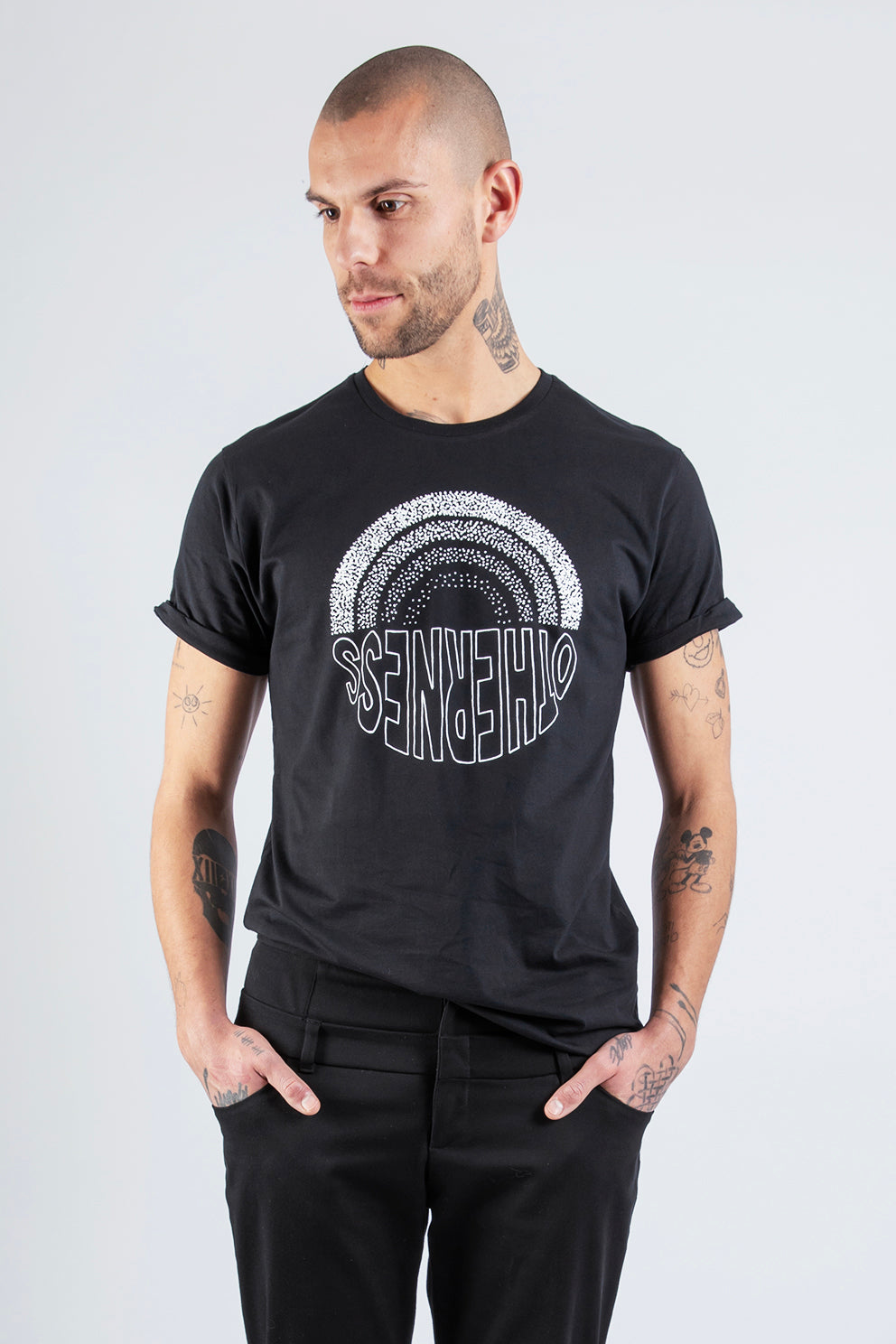 OTHERNESS RAINBOW - ステートメントTシャツ - メンズ