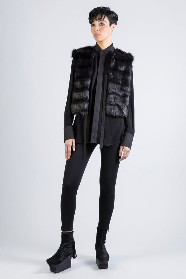 FAKE FUR SHORT - Weste