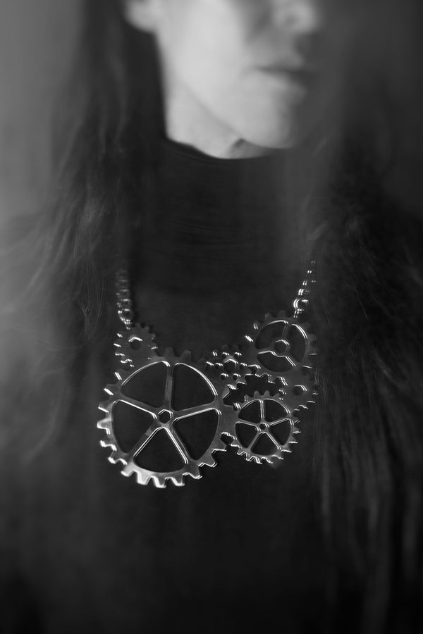 GEARWHEEL QUEEN - Gold Necklace