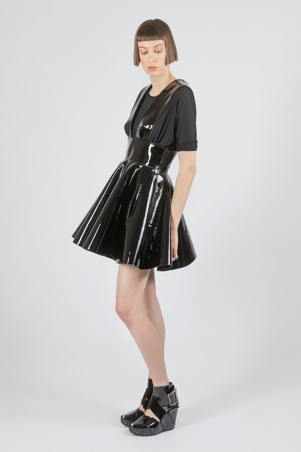 SHELL MINI LACKLEDER - Kleid
