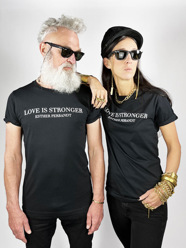 LOVE IS STRONGER - Statement T-Shirt