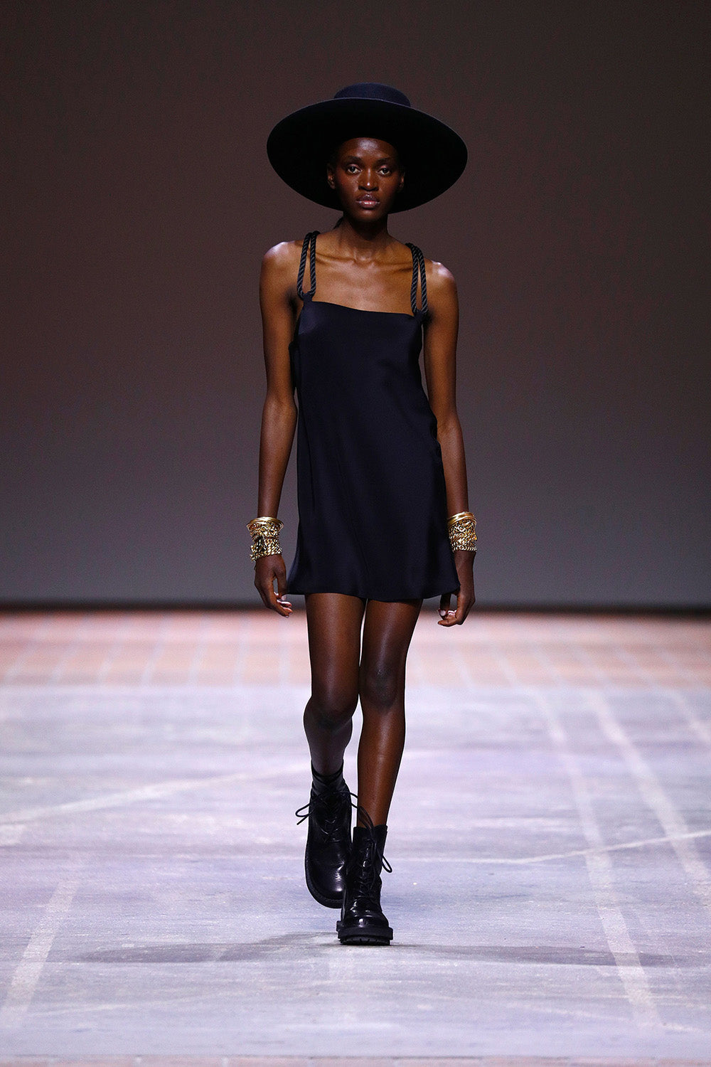 ROPE - Kurzes Kleid