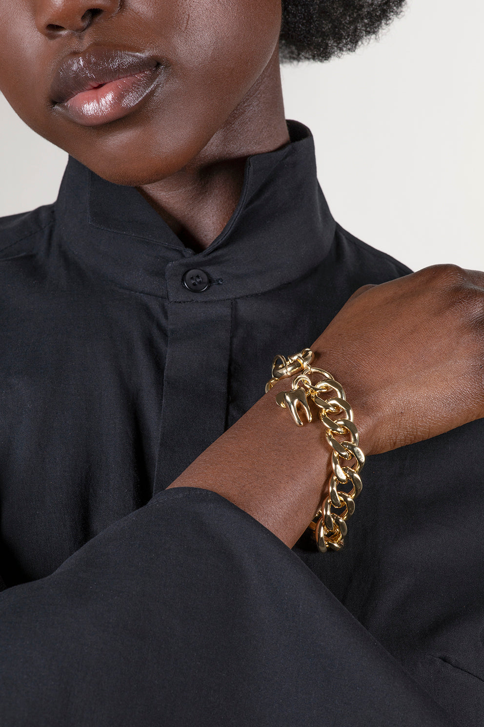 Gold chain bracelet in Gold, modelled by Nana from GNTM
