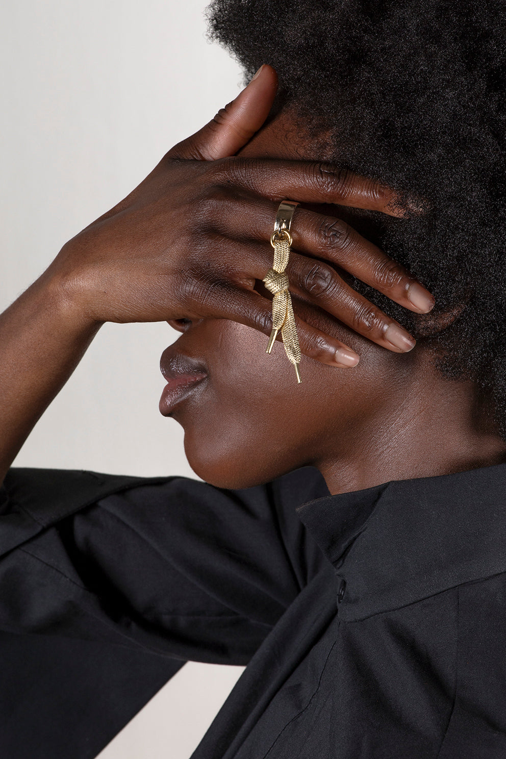 Lace Ring in old, modelled by Nana from GNTM