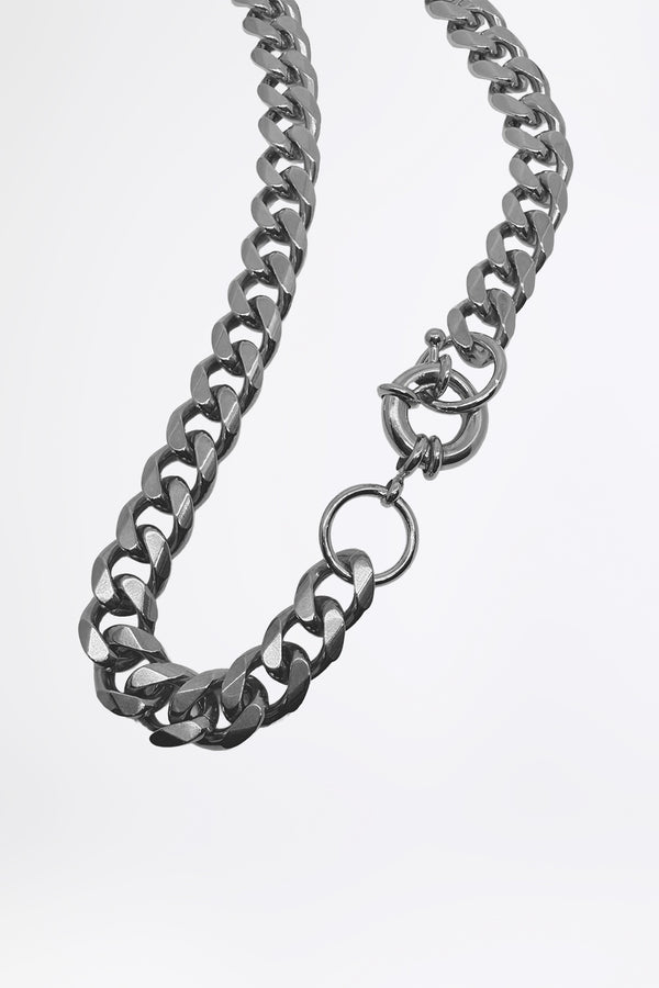 LACE - 重厚なネックレス シルバー